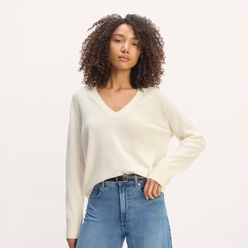 Everlane V-neck cashmere cardigan in crème